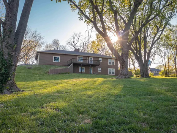 206 Meadowlark Ln, Ozawkie, KS 66070