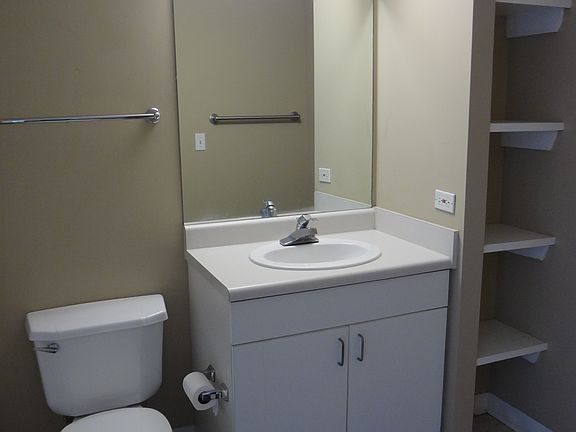5th image of 111 E Markham St APT B605