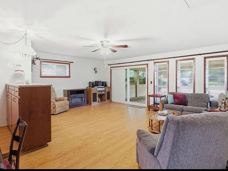 1335 Kathy Ave — Photo 9