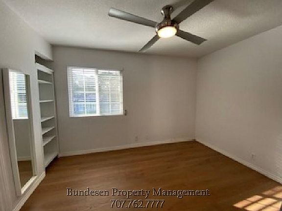 4th image of 480 Meadowview Dr #B