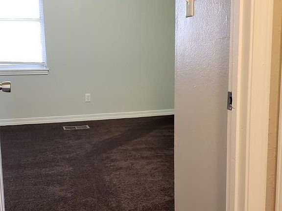 3rd image of 2138 Airline Dr Unit 114