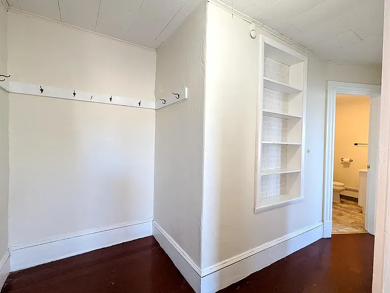 26 Thorndike St — Photo 10