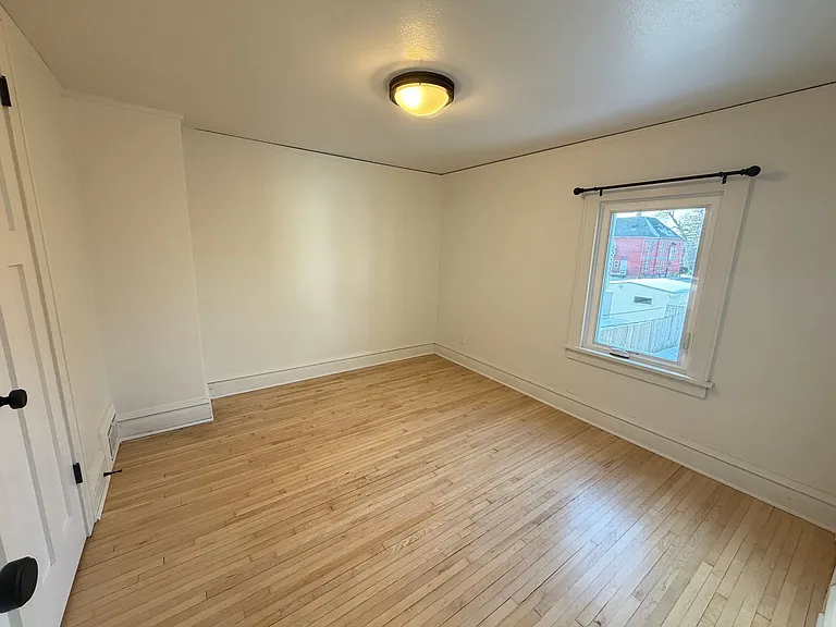 1301 Hammond Ave — Photo 20