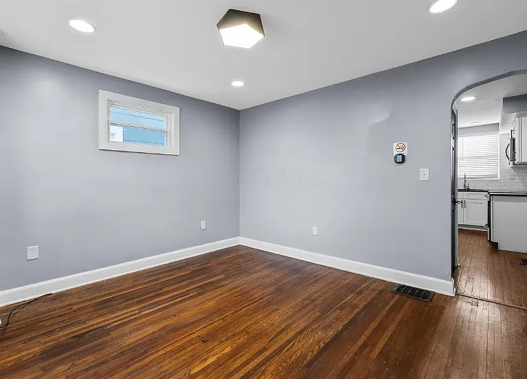 1230 Gilbert St — Photo 7