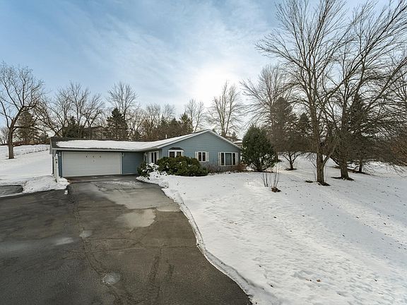 3rd image of 490 County Road 11 NE
