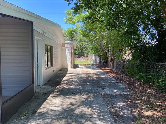 4th image of 2160 E Triangle Dr