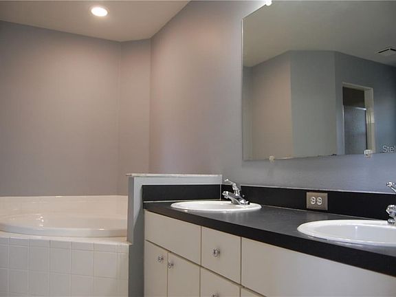 5th image of 1548 Woodstone Dr