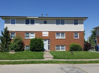 710 W 63rd St APT 2, Davenport, IA 52806