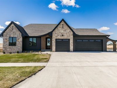 1425 Heartland St, Fairfax, IA, 52228