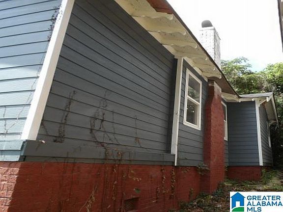 3rd image of 1251 Graymont Ave W