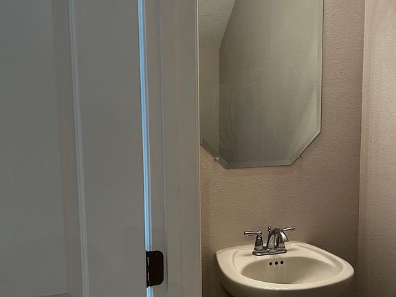 Powder Room 1st Floor