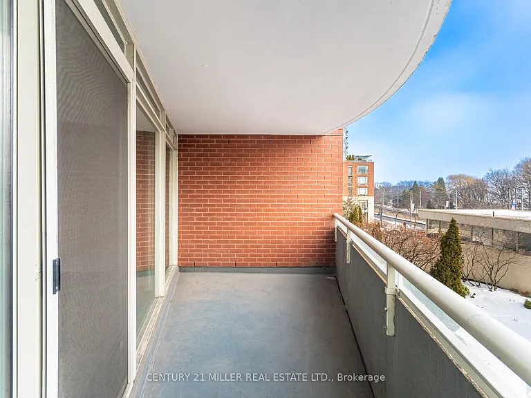 550 Queens Quay W #318 — Photo 21