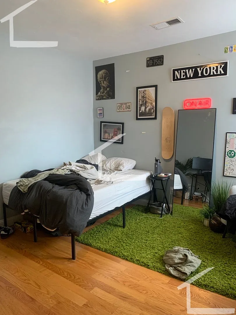 Beautiful modern 5 bed 2 bath unit in Allston-Brighton for 9/1 — Photo 2