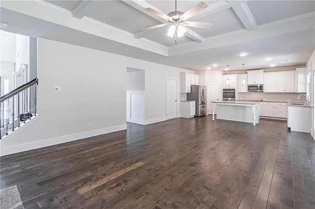 5 bed, 3.0 bath, 3249 sqft, $2,850 — Photo 3