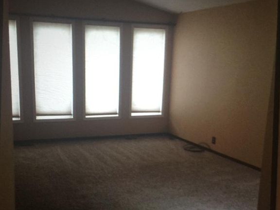 3rd image of 128 Alameda Dr