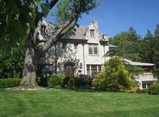 2074 Yorkshire Rd, Upper Arlington, OH 43221