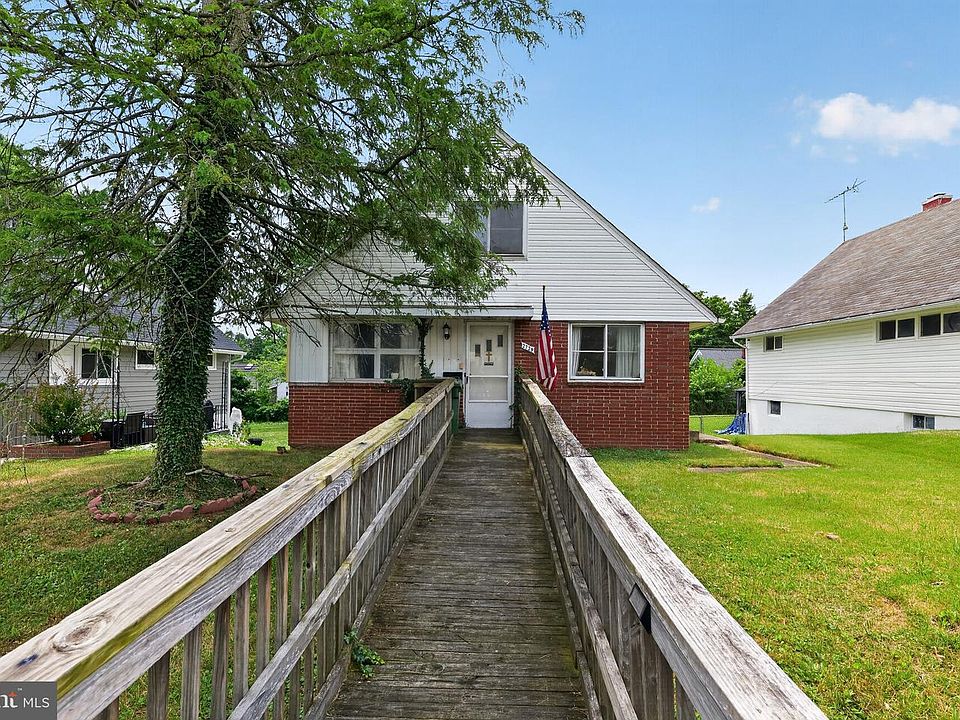 1st image of 2729 Chesley Ave