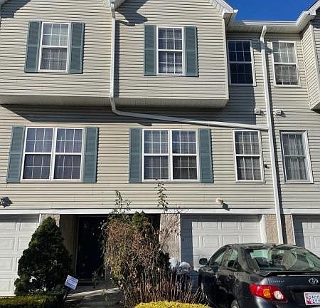 4th image of 16 Carmella Ct