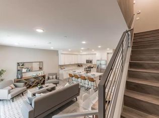 1456 E Vista Way, Vista, CA 92084
