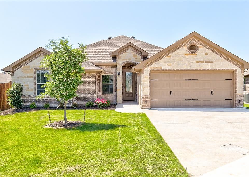 1st image of 272 Jacinth Ln