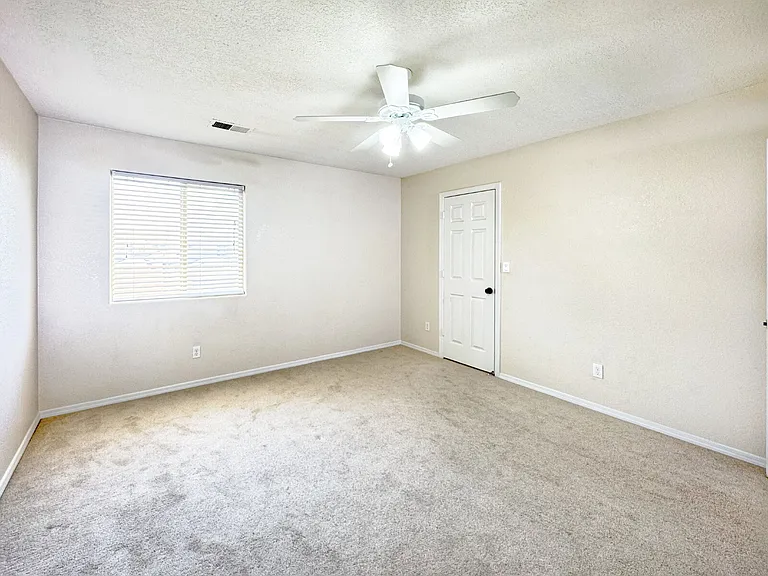 2036 Violeta Way SE — Photo 21