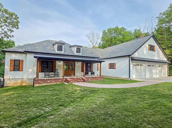 2940 Parrish Ridge Ln, Goreville, IL 62939