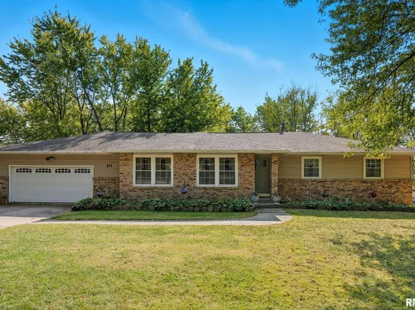 211 Longview Dr, Geneseo, IL 61254