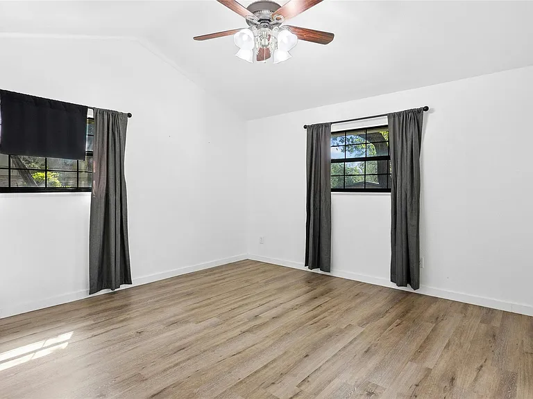 1401 Dragon Dr — Photo 12