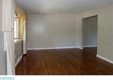5th image of 335 Oak Hill Dr