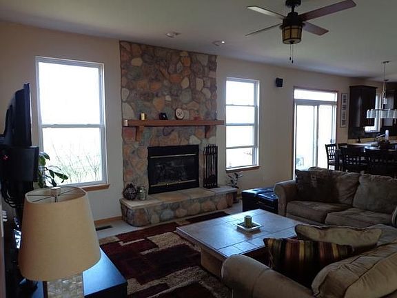 4th image of 2088 Holt Ln