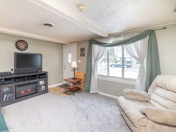 4th image of 2353 Greengold St