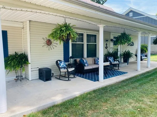 10 Anchor Dr, Lake Tapawingo, MO 64015