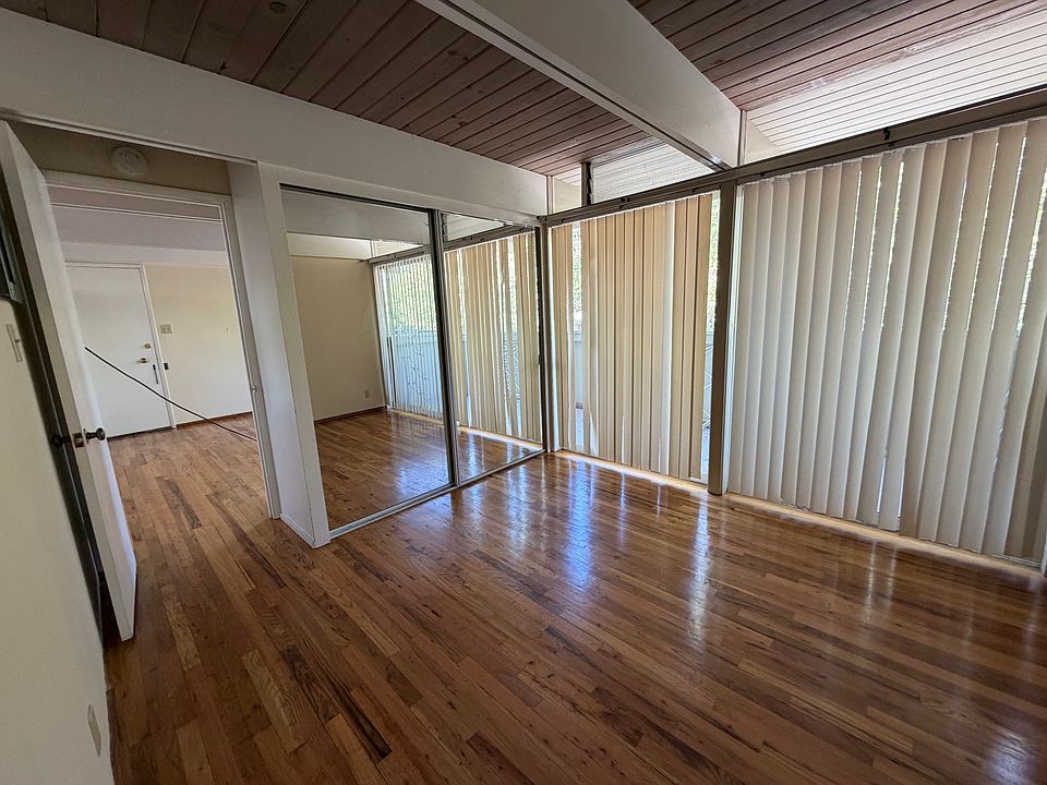 1st image of 819 College Ave #819