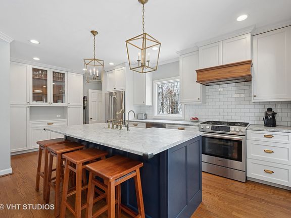 4th image of 2538 Kenilworth Ave