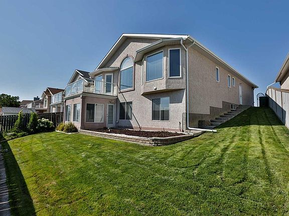 3rd image of 34 N Fairmont Cres S