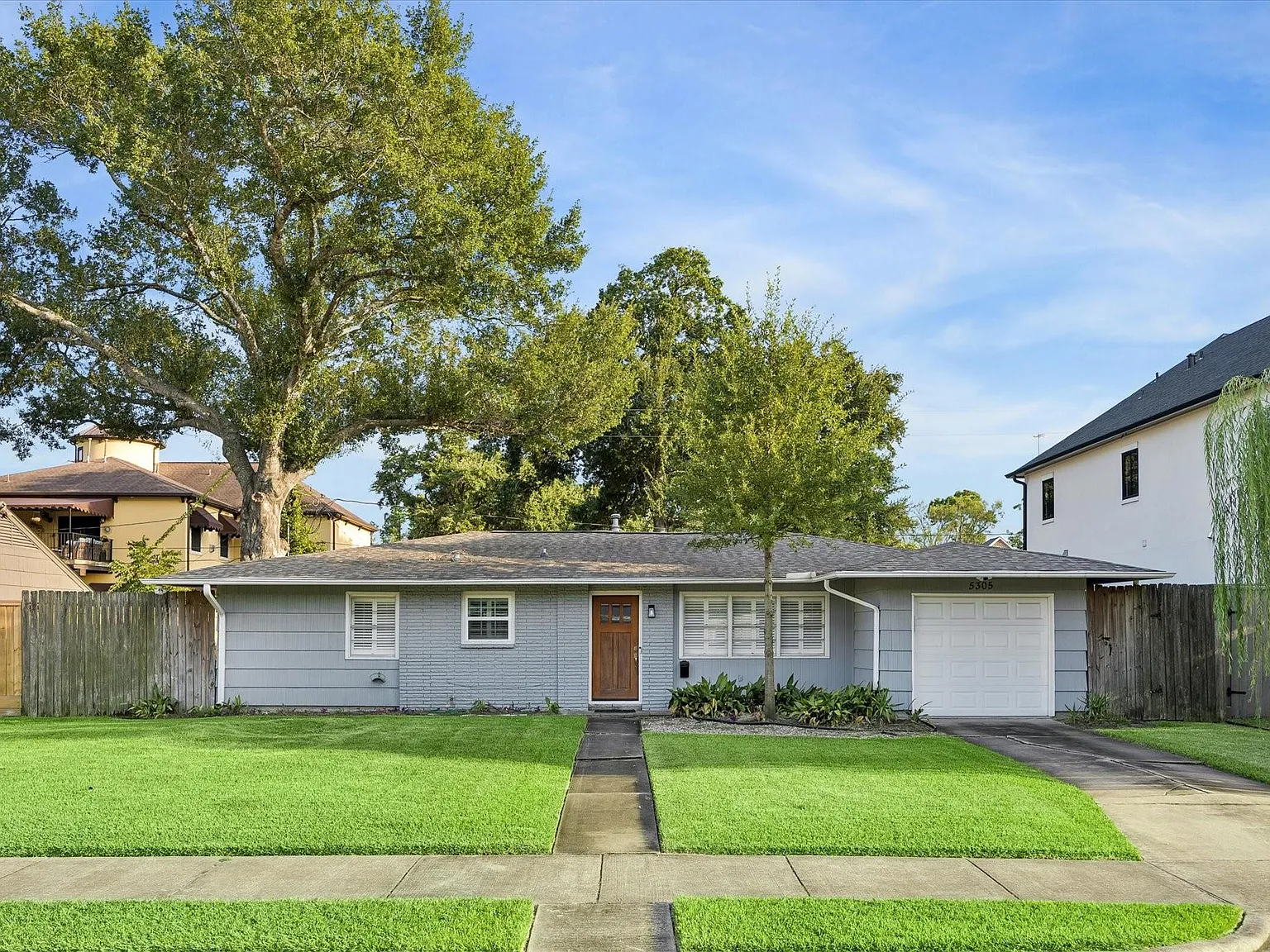 3 bed, 2.0 bath, 1321 sqft, $2,550 — Photo 3