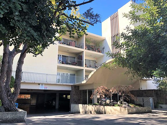 2nd image of 10 Birch St APT 202