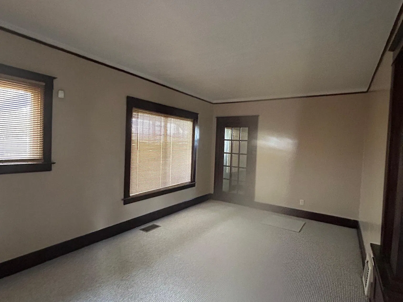 2440 Phoenix St — Photo 2
