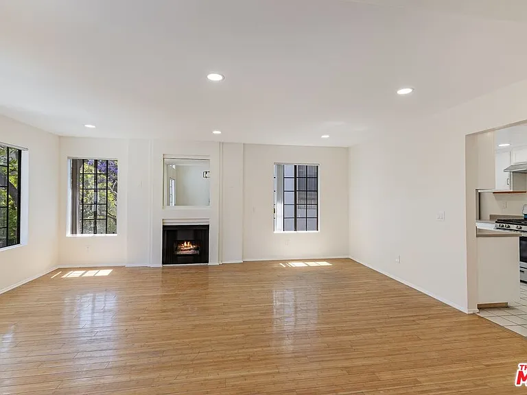 1931 Malcolm Ave #201 — Photo 3