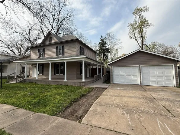 706 E Jackson Ave, Iola, KS 66749