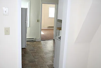 3 bed, 1.0 bath, 580 sqft, $1,150 — Photo 15