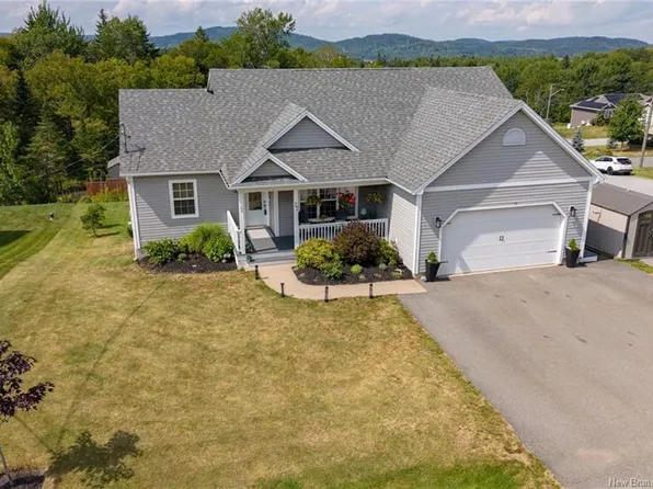 27 Runnymede Dr, Quispamsis, NB E2G 0G2