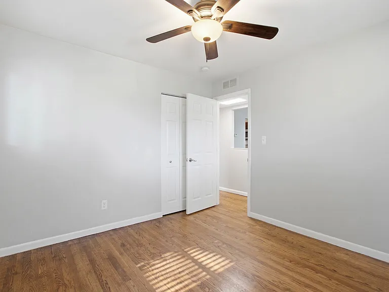 28816 Groveland St — Photo 20