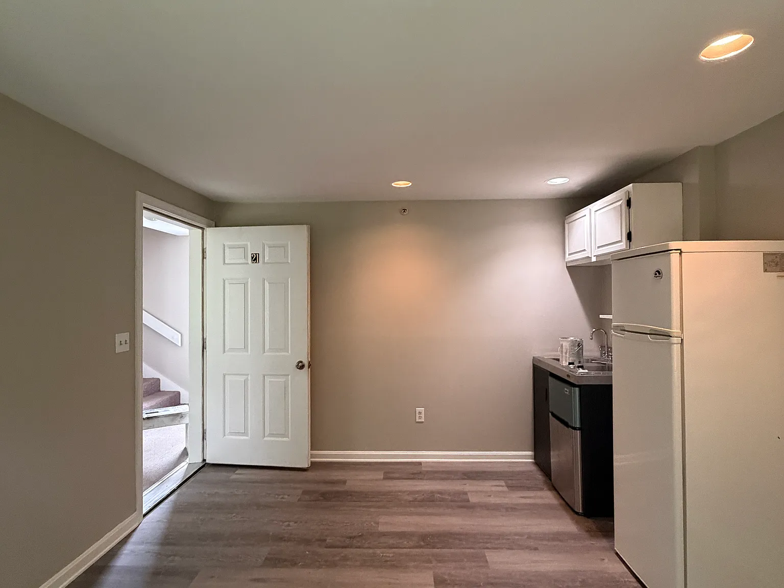 1 bed, 450 sqft, $1,521 — Photo 2