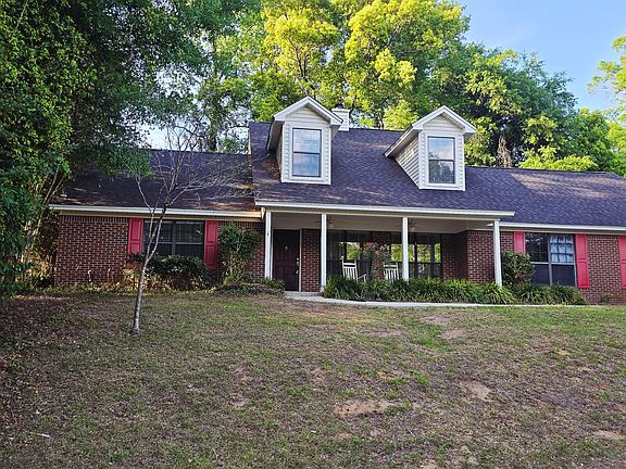 3rd image of 2221 Glenwood Ln