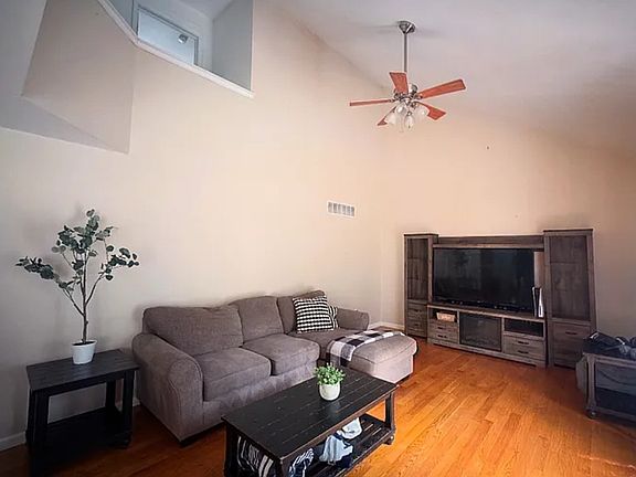 4th image of 1483 Earie Way