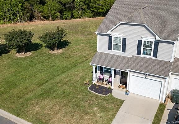 4th image of 552 Claire Ln #57