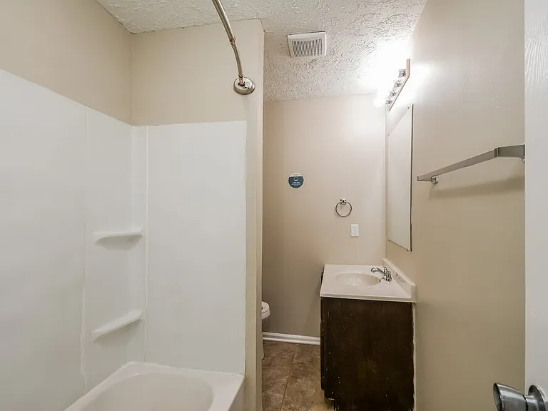 4825 Manker St — Photo 10