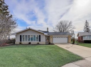 728 Webley Ct, Schaumburg, IL 60193