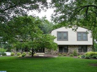 96 Tulip Rd, Holland, PA 18966